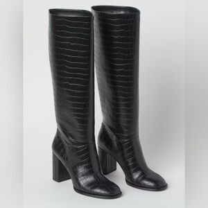 NWOT H&M crocodile-patterned Boots